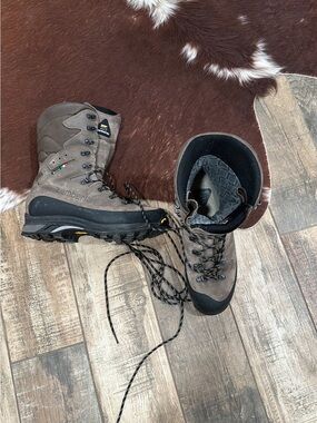 Zamberlan Women's Brown Waterproof Hiking Boots
